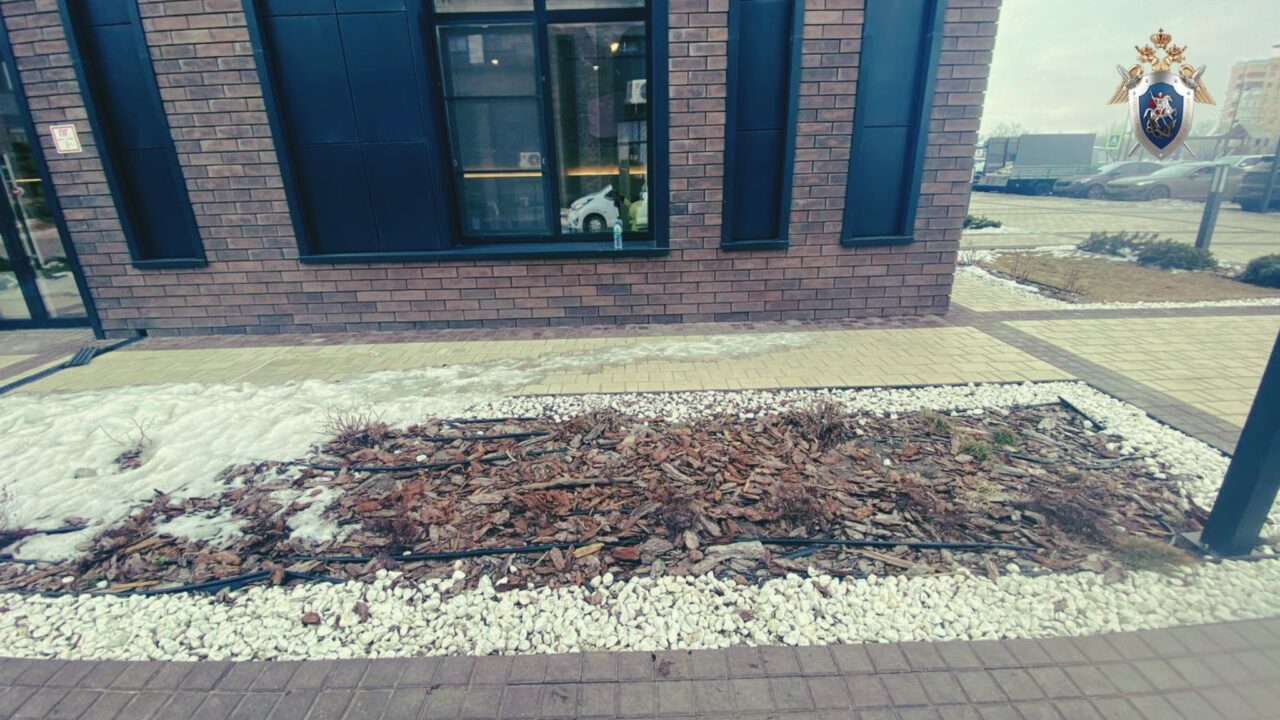 Четырехлетняя девочка выпала из окна 7 этажа ЖК на Набережной Приволжского затона