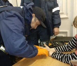 В Астрахани на занятие девочке вызвали спасателей: что произошло