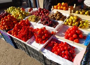 Что происходит в Астрахани с ценами на помидоры и откуда везут плоды