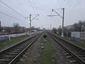 Астраханские медики спасли подростка, которого ударило током на крыше поезда