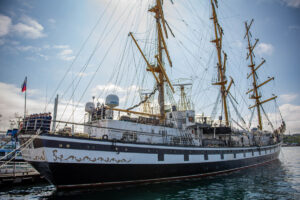 Юные астраханские курсанты отправятся к берегам Поднебесной на легендарном фрегате