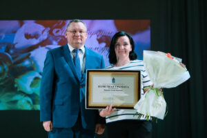 Игорь Мартынов поздравил женщин Астраханской области с 8 марта