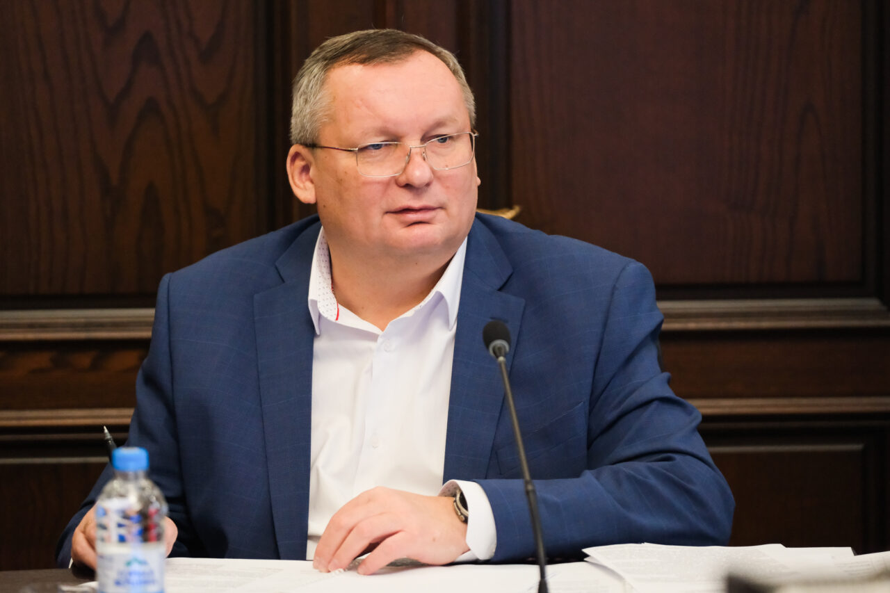 Игорь Мартынов поздравил астраханцев с Днем наставника