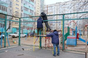 Что происходит с детской площадкой в Астрахани, на которую жаловались президенту