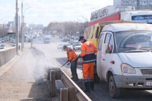 Новый мост в Астрахани отмывают от грязи