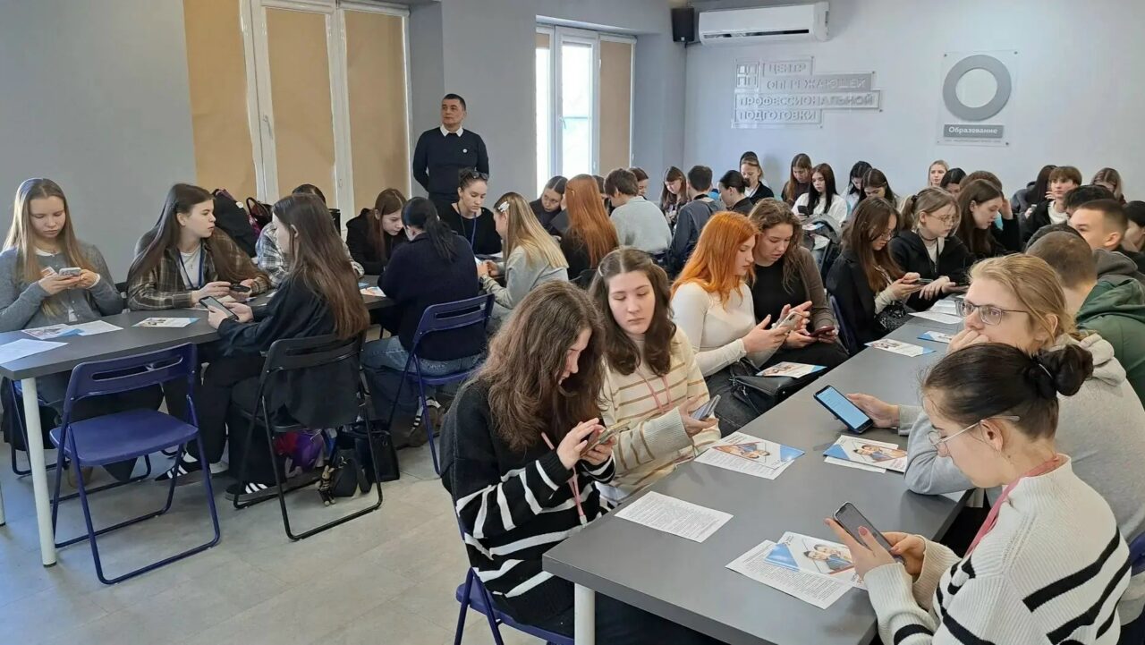 В Астраханской области выявили студентов, которые рискуют остаться без работы