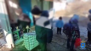 Астраханская полиция рассказала за что из России выдворяют двух женщин с детьми