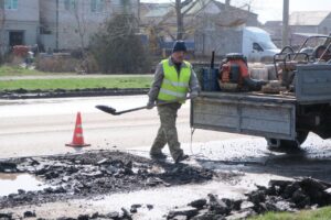 В Астрахани приводят в порядок дороги: где и как