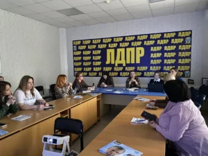 В астраханском отделении ЛДПР обсудили реальные механизмы защиты женщин