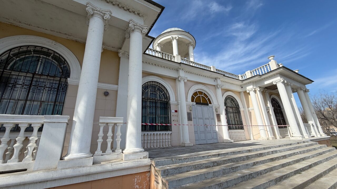 Звездная болезнь: астраханский планетарий трещит по швам