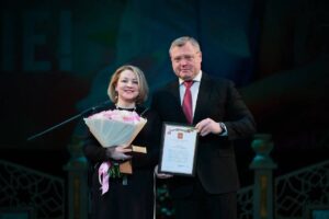 Игорь Бабушкин поздравил астраханок с Международным женским днем