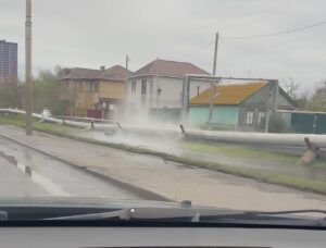 На Н.Островского свалилась крупная труба, без горячей воды 14 домов