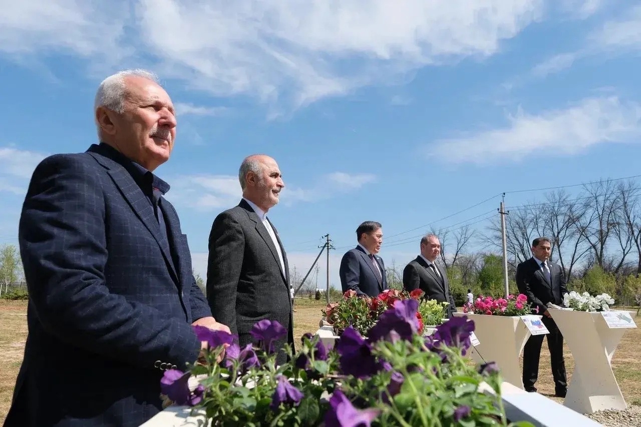 В Астраханской области заложили Аллею дружбы