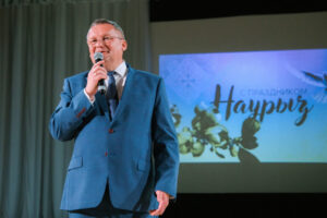 Игорь Мартынов поздравил жителей Камызякского района с Наурызом