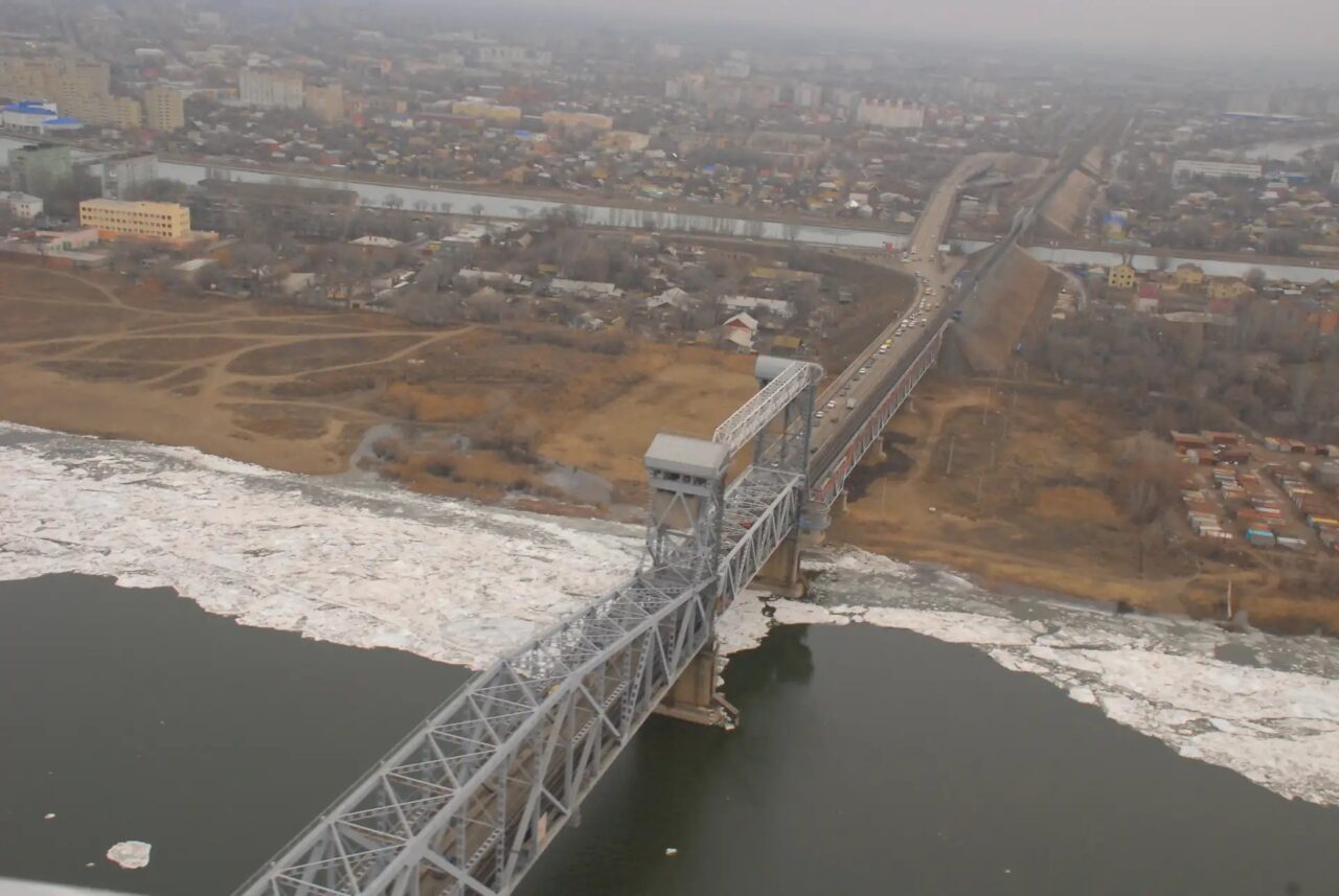 Не трофей и не пленные: как в Астрахани строили Старый мост и чем он уникален