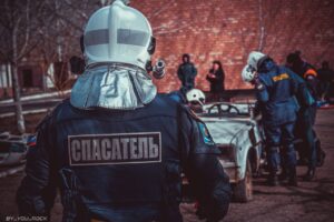 В Астрахани 12-летняя девочка примерила необычный аксессуар, пришлось вызывать спасателей