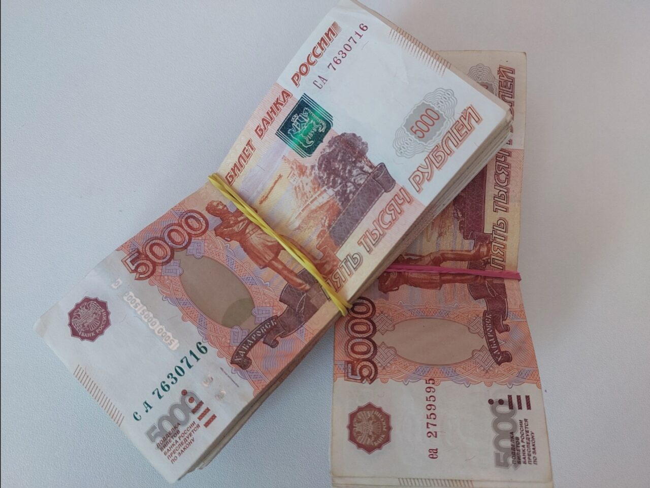 Предприниматель из Астрахани заработала на продуктах миллионы и скрыла их от государства