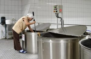 Крупный астраханский завод получил поддержку от государства