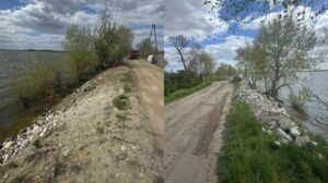 В Ахтубинске продолжают укреплять земляной вал, он начал подмываться из-за паводка