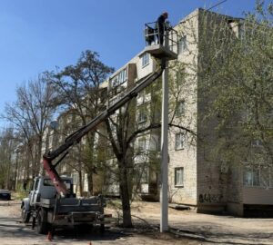 В Астрахани продолжают освещать темные улицы: где стало безопаснее ходить по вечерам