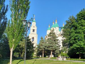 В Астрахань идет потепление и дожди: погода будет неоднозначной