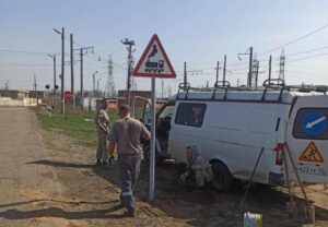 В Астрахани массово устанавливают новые дорожные знаки