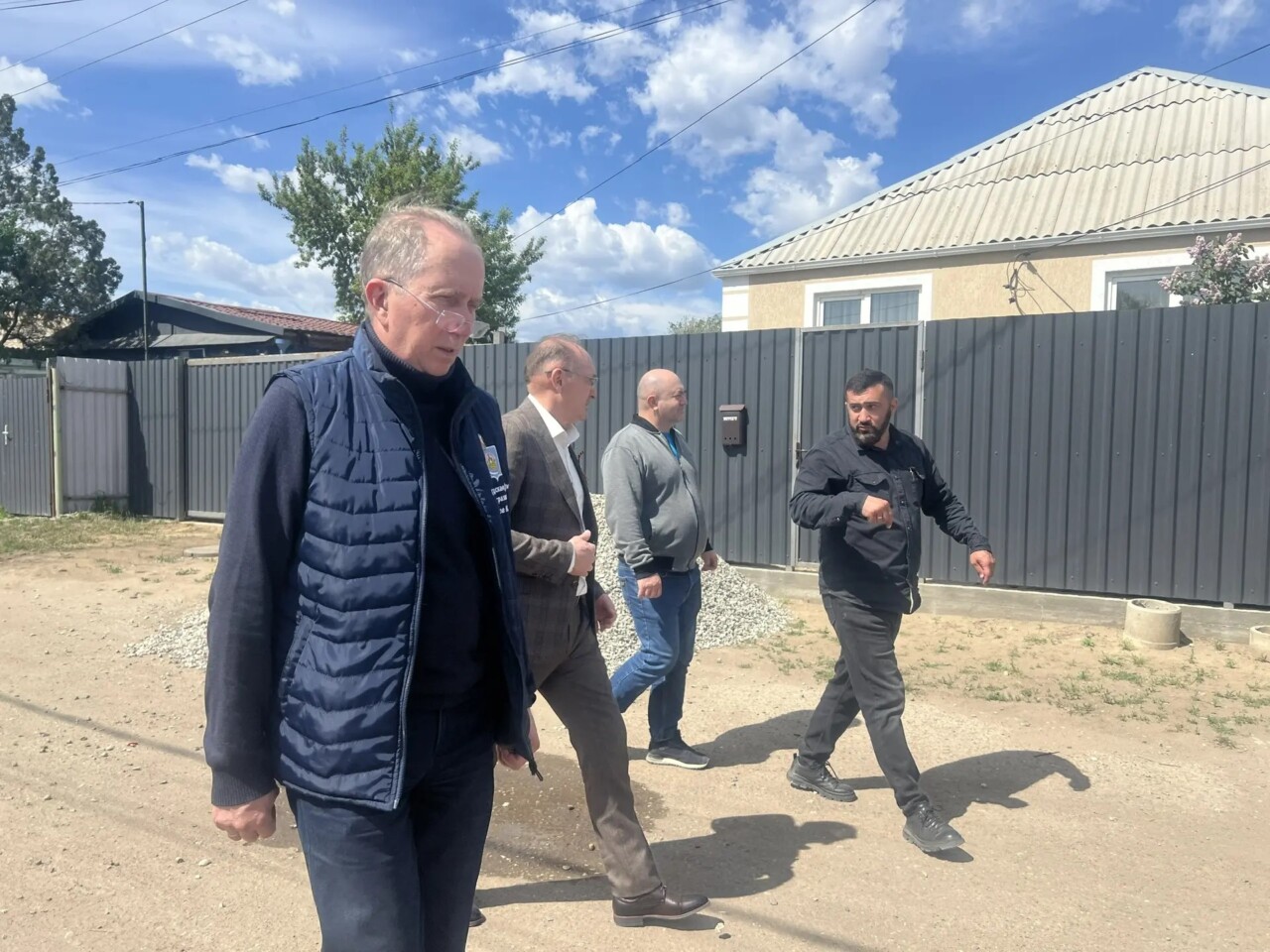 Игорь Седов и городские депутаты провели выездное совещание в Янго-Ауле