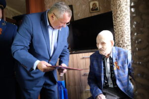 Игорь Мартынов лично поздравил ветерана Великой Отечественной войны с Днем Победы