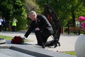 Игорь Бабушкин почтил память солдат, отдавших жизни за Великую Победу