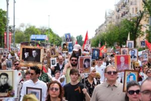 Вспомнить всех: как в Астрахани прошло шествие «Бессмертного полка»