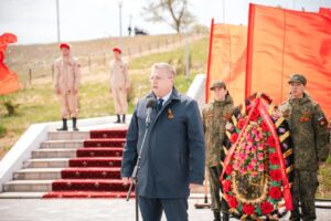 Астраханский вице-губернатор принял участие в патриотическом митинге в Хулхуте
