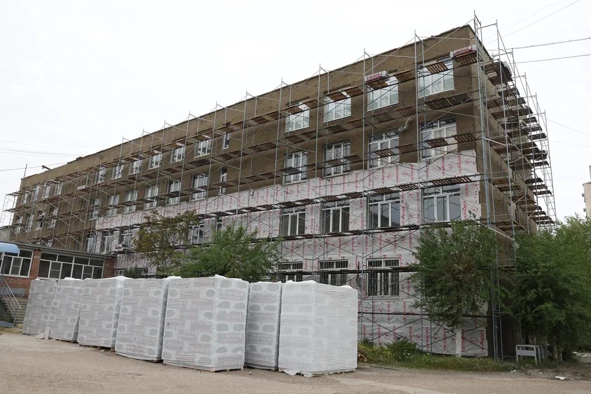 В Астрахани ремонтируют политехнический колледж за 130 млн рублей