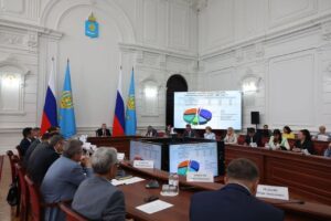 Экономию от сокращения астраханских чиновников направят на поддержку участников СВО