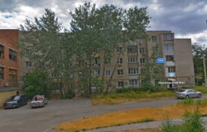 Многоквартирный дом на улице Николая Островского в Астрахани хотят снести, но не могут