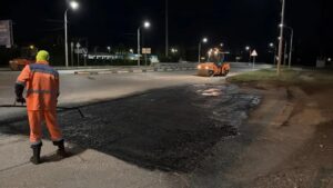 Дорожники выполнили требование главы Астрахани и отремонтировали подъемы на мосты