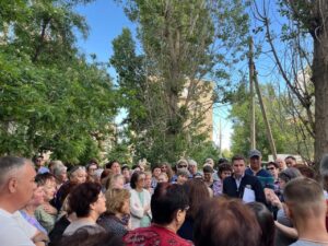 43 дворовые встречи и 4 500 астраханцев: как ЛДПР помогает решать проблемы ЖКХ
