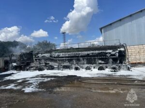 В Астрахани сгорел бензовоз