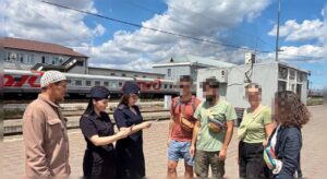 В поездах и на вокзалах Астраханской области прошли проверки мигрантов