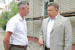 Игорь Редькин проверил ремонт детского сада, построенного в 70-х годах