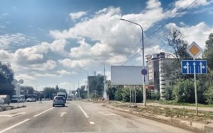 Спускаться с моста через Болду на улицу Латышева разрешили со всех трех полос