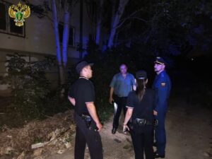 В Астрахани с девятого этажа выпал двухлетний малыш
