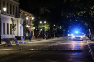 Возле кафе в Астрахани женщины устроили дуэль «на ногтях» из-за прекрасного мужчины