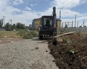 В Астрахани отремонтировали тротуар, по которому трудно было ходить