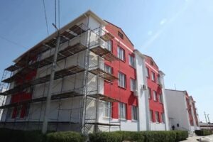 В крупном астраханском селе готовят к открытию обновленную школу