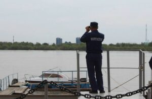 Под Астраханью перевернулась лодка с детьми и взрослыми