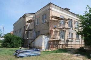 В Трусовском районе капитально ремонтируют детскую школу искусств
