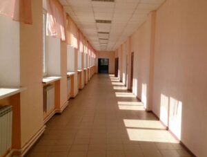 Школа в Трех Протоках выплатила больше трех миллионов несуществующим сотрудникам