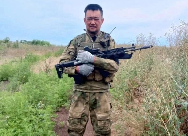 Астраханец получил высокую государственную награду за спасение сослуживцев