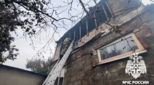 В Астрахани младенец погиб во время пожара, еще один ребенок и женщина в больнице