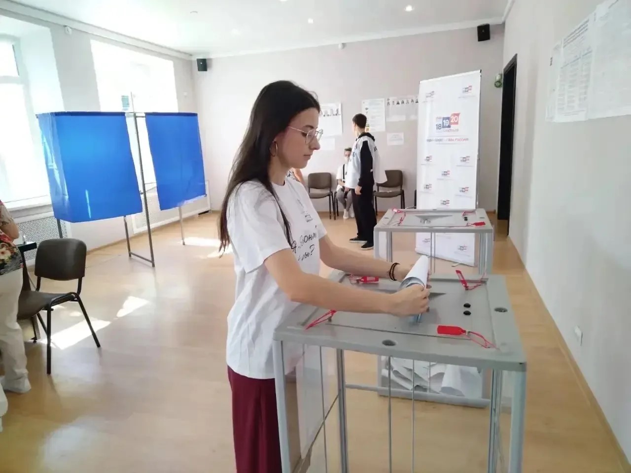 В Астраханской области продолжается второй день голосования